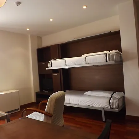 Roca Nevada Aparthotel Villanúa