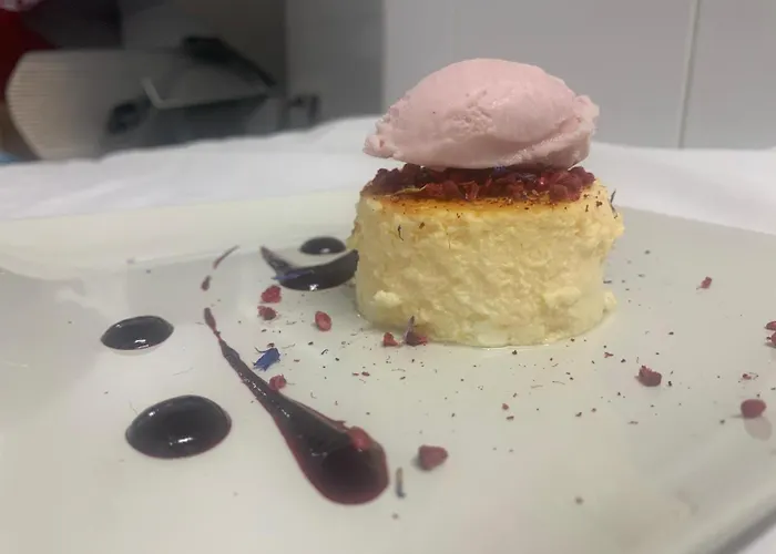 Roca Nevada Apartahotel Villanúa