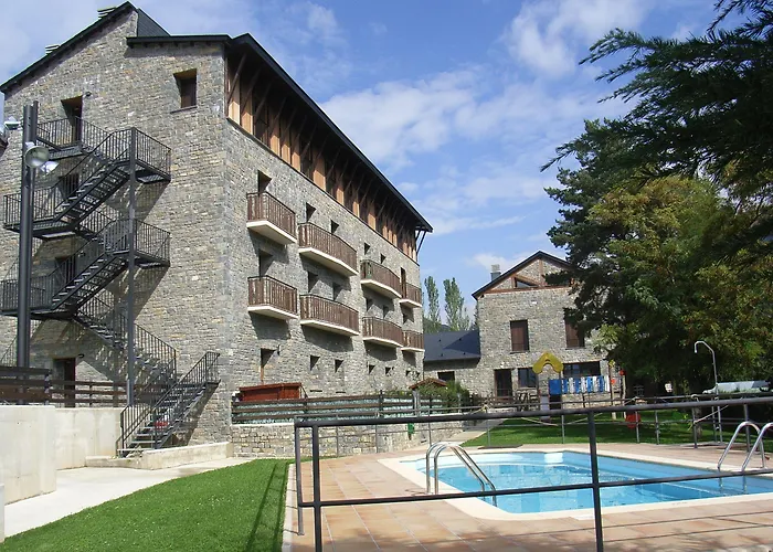 Roca Nevada Aparthotel Villanúa